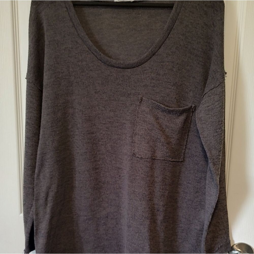 Bucket List Brand Women's Lightweight Sweater Grey Size Medium Pocket Shirt Top